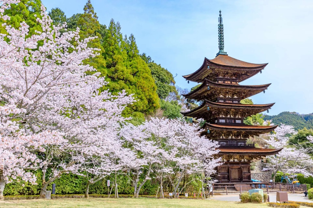 瑠璃光寺五重塔